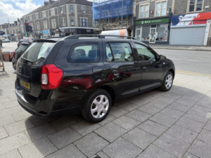 2016 Dacia Logan Mcv 1.2 Ambiance 1.2 16v 75 in Black — image 5