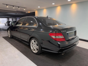 2007 Mercedes-Benz C Class 2.1 C220 Cdi Sport Euro 4 4dr in Black — image 6