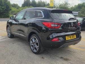 2016 Renault Kadjar 1.2 Tce Signature Nav Euro 6 (s/s) 5dr in Black — image 4