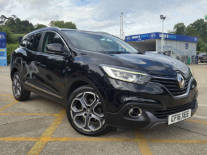 2016 Renault Kadjar 1.2 Tce Signature Nav Euro 6 (s/s) 5dr in Black — image 5