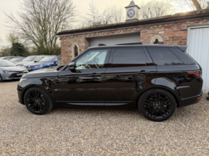2021 Land Rover Range Rover Sport 3.0 D300 Mhev Hse Silver in Black — image 4