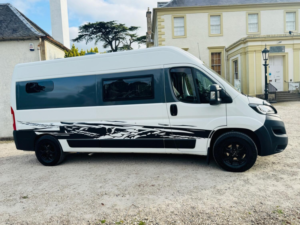 2020 Peugeot Boxer 2.2 Bluehdi 335 Professional in White — image 2