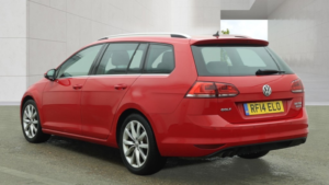 2014 Volkswagen Golf 2.0 Tdi Bluemotion Tech Gt in Red — image 3