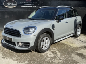 2019 MINI Countryman 1.5 Countryman Cooper Classic in Grey — image 2