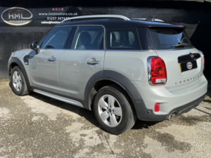 2019 MINI Countryman 1.5 Countryman Cooper Classic in Grey — image 4