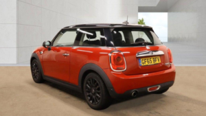 2015 MINI Hatch 1.5 Cooper Auto Euro 6 (s/s) 3dr in Red — image 3