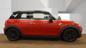 2015 MINI Hatch 1.5 Cooper Auto Euro 6 (s/s) 3dr in Red — image 5