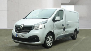 2015 Renault Trafic 1.6 Dci Energy 29 Sport Swb Standard Roof Euro 5 (s/s) 5dr in Silver — image 3