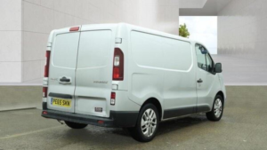 2015 Renault Trafic 1.6 Dci Energy 29 Sport Swb Standard Roof Euro 5 (s/s) 5dr in Silver — image 5