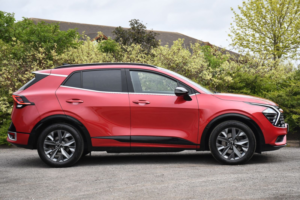 2024 Kia Sportage 1.6 H T-Gdi Gt-Line S SUV 5dr Petrol Hybrid Auto Euro 6 (s/s) (226 Bhp) in Red — image 2