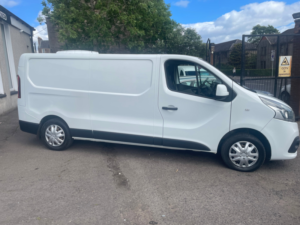2018 Nissan Nv300 1.6 Dci 1.2t Acenta Panel Van 5dr Diesel Manual L2 H1 Euro 6 (120 Ps) in White — image 3