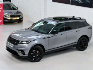 2020 Land Rover Range Rover Velar 2.0 D240 R-Dynamic Se in Grey — image 2