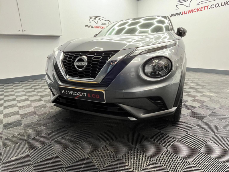 2024 Nissan Juke 1.0 Dig-T N-Connecta Dct Auto Euro 6 (s/s) 5dr in Grey — image 1