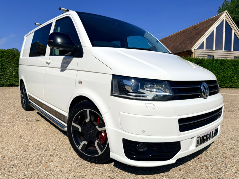 2015 Volkswagen Transporter Sportline 2.0 Bitdi Sportline 60th Anniversary Special Edition T32 Kombi 4dr Diesel Manual L1 H1 (205 G/km, 178 Bhp) in White — image 1