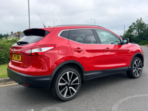 2017 Nissan Qashqai 1.5 Dci Tekna 2WD Euro 6 (s/s) 5dr in Red — image 2