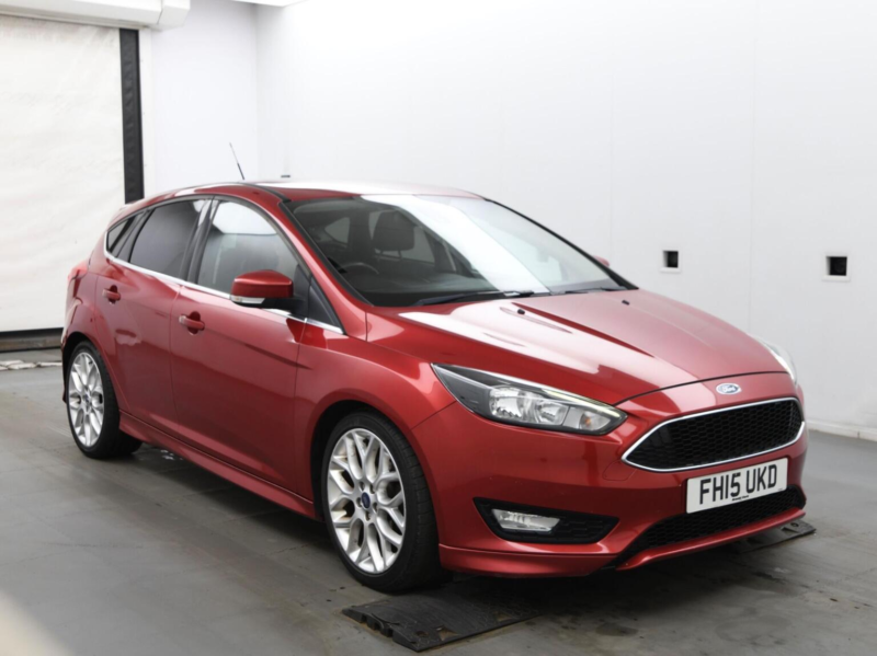 2015 Ford Focus 1.0t Ecoboost Zetec S Euro 6 (s/s) 5dr in Red — image 1