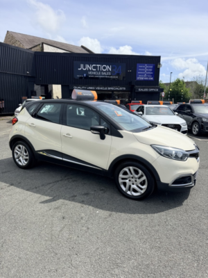 2014 Renault Captur 1.5 Dynamique Medianav Dci 90 Stop & Start in White — image 4