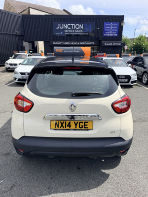 2014 Renault Captur 1.5 Dynamique Medianav Dci 90 Stop & Start in White — image 6