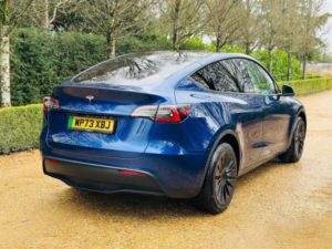 2023 Tesla Model Y Auto Rwd 5dr in Blue — image 3
