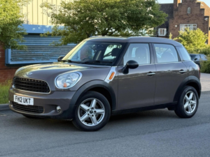 2012 MINI Countryman 1.6 Cooper D Euro 5 (s/s) 5dr in Brown — image 2