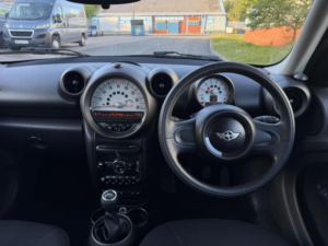 2012 MINI Countryman 1.6 Cooper D Euro 5 (s/s) 5dr in Brown — image 4