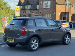 2012 MINI Countryman 1.6 Cooper D Euro 5 (s/s) 5dr in Brown — image 5