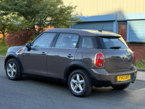 2012 MINI Countryman 1.6 Cooper D Euro 5 (s/s) 5dr in Brown — image 6