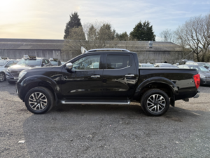 2018 Nissan Navara 2.3 Dci Tekna in Black — image 5