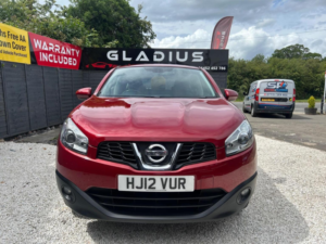 2012 Nissan Qashqai 1.6 Acenta 2WD Euro 5 (s/s) 5dr in Red — image 2