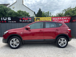 2012 Nissan Qashqai 1.6 Acenta 2WD Euro 5 (s/s) 5dr in Red — image 6