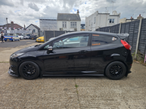 2014 Ford Fiesta 1.6 T Ecoboost St-2, 350 Bhp in Black — image 4