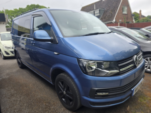 2017 Volkswagen Transporter 2.0 Tdi T28 Bluemotion Tech Trendline in Blue — image 2