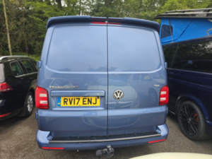 2017 Volkswagen Transporter 2.0 Tdi T28 Bluemotion Tech Trendline in Blue — image 4