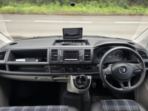 2017 Volkswagen Transporter 2.0 Tdi T28 Bluemotion Tech Trendline in Blue — image 5