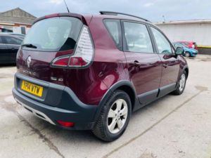 2014 Renault Scenic Xmod 1.5 Dci Energy Dynamique Tomtom Euro 5 (s/s) 5dr in Red — image 3