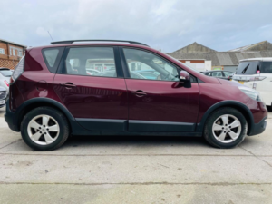 2014 Renault Scenic Xmod 1.5 Dci Energy Dynamique Tomtom Euro 5 (s/s) 5dr in Red — image 5