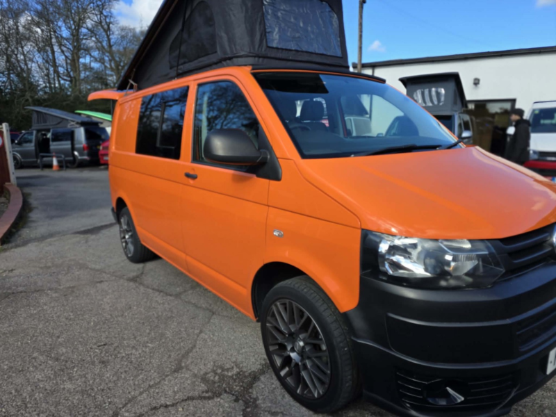 2013 Volkswagen Transporter 2.0 Tdi T32 Startline in Orange — image 1
