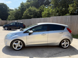2012 Ford Fiesta 1.25 Zetec 5dr in Silver — image 5