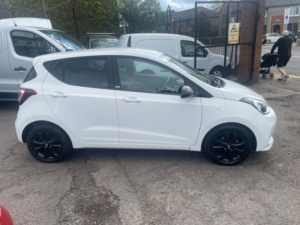 2019 Hyundai I10 1.0 Play Hatchback 5dr Petrol Manual Euro 6 (67 Ps) in White — image 3