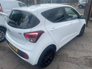 2019 Hyundai I10 1.0 Play Hatchback 5dr Petrol Manual Euro 6 (67 Ps) in White — image 4