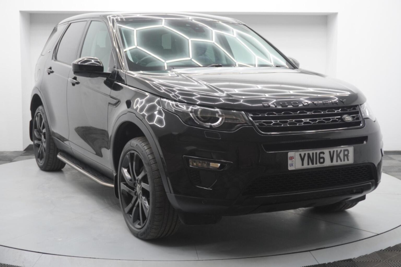 2016 Land Rover Discovery Sport 2.0 Td4 Hse Black Auto 4WD Euro 6 (s/s) 5dr in Black — image 1