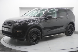 2016 Land Rover Discovery Sport 2.0 Td4 Hse Black Auto 4WD Euro 6 (s/s) 5dr in Black — image 2