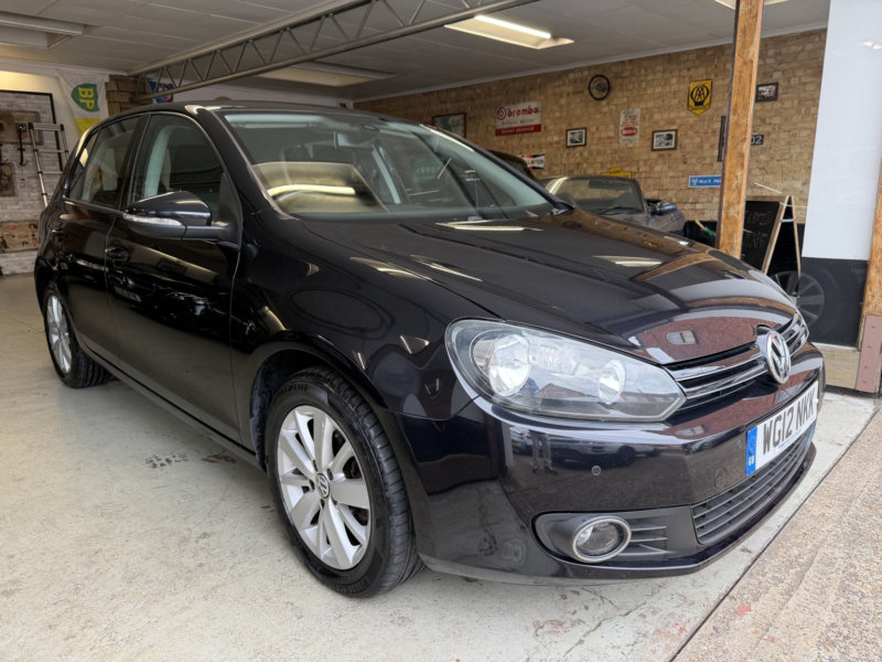 2012 Volkswagen Golf 2.0 Tdi Match in Black — image 1