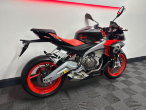2021 Aprilia Tuono 660 660 Euro 5 in Black — image 3