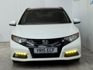 2015 Honda Civic 1.8 I-Vtec Se Plus Tourer Euro 5 (s/s) 5dr in White — image 2