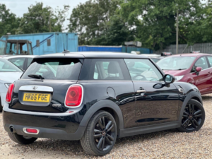 2015 MINI Hatch 1.5 Cooper Auto Euro 6 (s/s) 3dr in Black — image 3