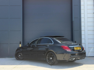 2014 Mercedes-Benz C Class 2.1 C220 Bluetec Amg Line (premium) G-Tronic+ Euro 6 (s/s) 4dr in Black — image 4