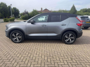 2018 Volvo Xc40 2.0 D3 R-Design Auto AWD Euro 6 (s/s) 5dr in Grey — image 4