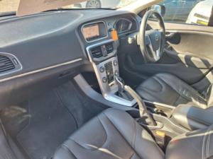 2018 Volvo V40 1.5 T2 Gpf Inscription Auto Euro 6 (s/s) 5dr in Black — image 3