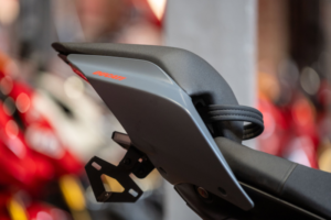 2024 Ducati Streetfighter V4s *one Owner* in Grey — image 4